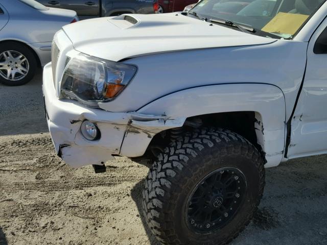 3TMLU4EN7BM073749 - 2011 TOYOTA TACOMA DOU WHITE photo 9