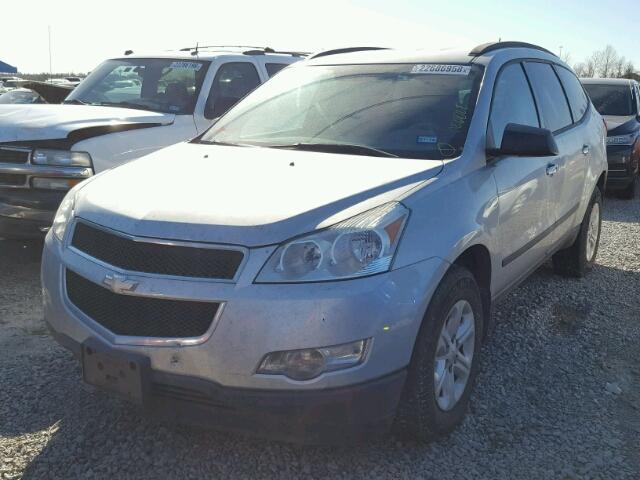 1GNKRFED1CJ117895 - 2012 CHEVROLET TRAVERSE L SILVER photo 2