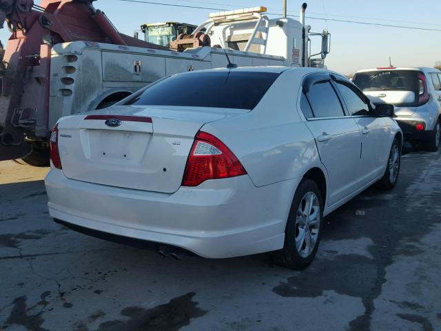 3FAHP0HA3CR357632 - 2012 FORD FUSION SE WHITE photo 4