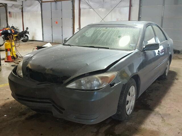 4T1BE32K63U715755 - 2003 TOYOTA CAMRY LE GREEN photo 2