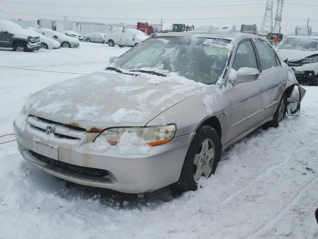 1HGCG1657XA010466 - 1999 HONDA ACCORD EX SILVER photo 2