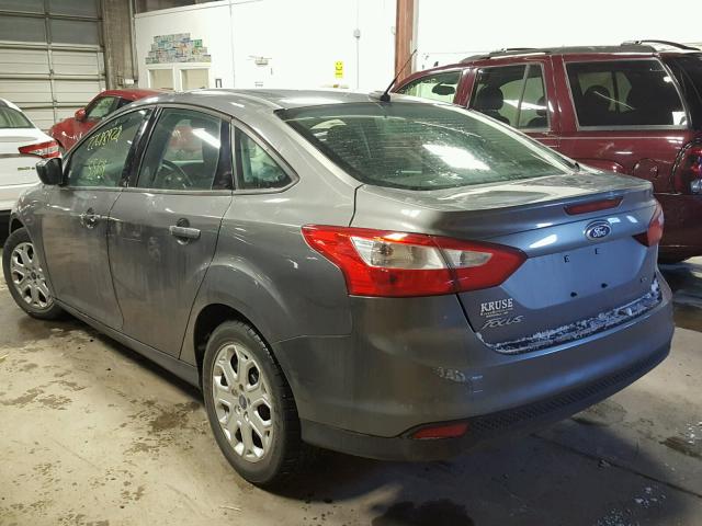 1FAHP3F23CL301850 - 2012 FORD FOCUS SE GRAY photo 3