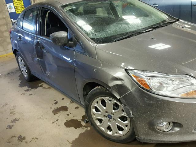 1FAHP3F23CL301850 - 2012 FORD FOCUS SE GRAY photo 9