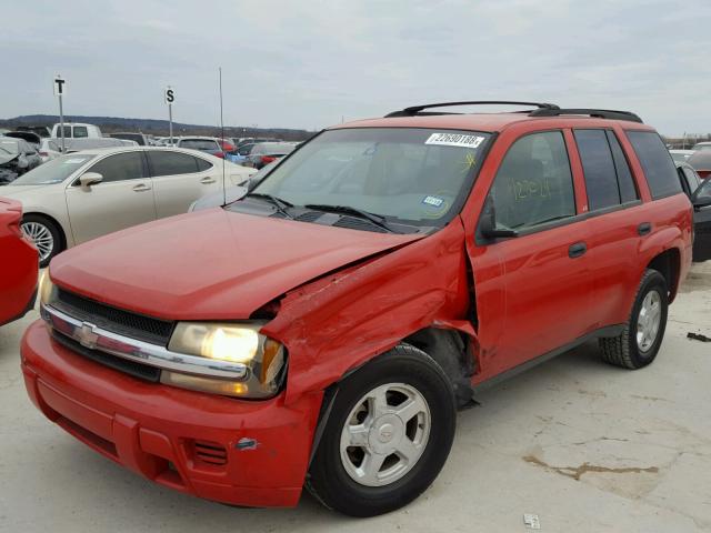 1GNDS13S222183415 - 2002 CHEVROLET TRAILBLAZE RED photo 2