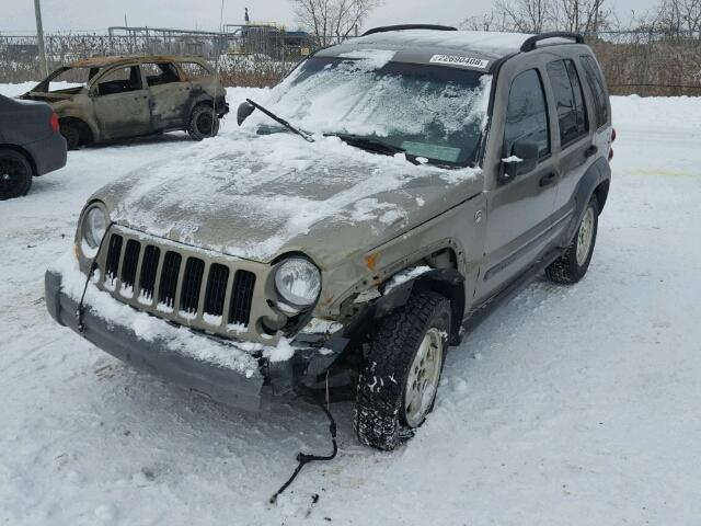 1J4GL48K16W137922 - 2006 JEEP LIBERTY SP BEIGE photo 2