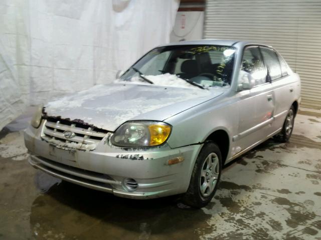 KMHCG45C25U627314 - 2005 HYUNDAI ACCENT GL GRAY photo 2