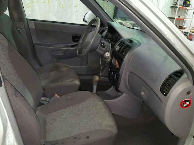 KMHCG45C25U627314 - 2005 HYUNDAI ACCENT GL GRAY photo 5