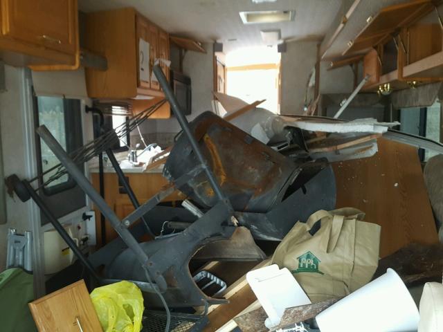 5B4MP67G543381695 - 2004 WINNEBAGO CAMPER WHITE photo 6