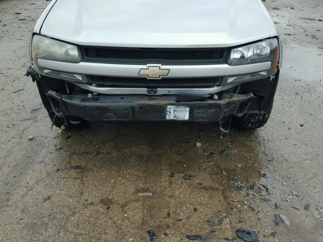 1GNET16S246214431 - 2004 CHEVROLET TRAILBLAZE SILVER photo 10