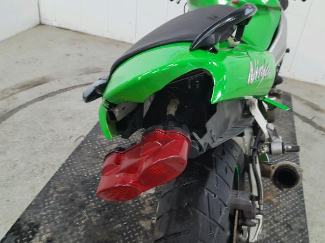 JKAZX4G1XWA013862 - 1998 KAWASAKI ZX600 G GREEN photo 9