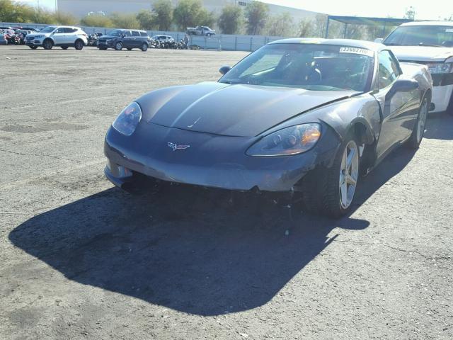 1G1YA2DW1D5105142 - 2013 CHEVROLET CORVETTE GRAY photo 2