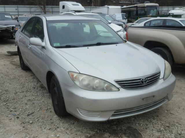 4T1BE30K55U957555 - 2005 TOYOTA CAMRY LE SILVER photo 1