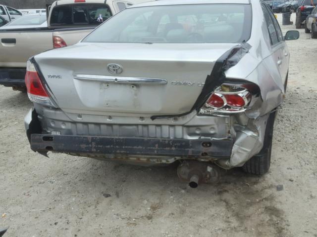 4T1BE30K55U957555 - 2005 TOYOTA CAMRY LE SILVER photo 9