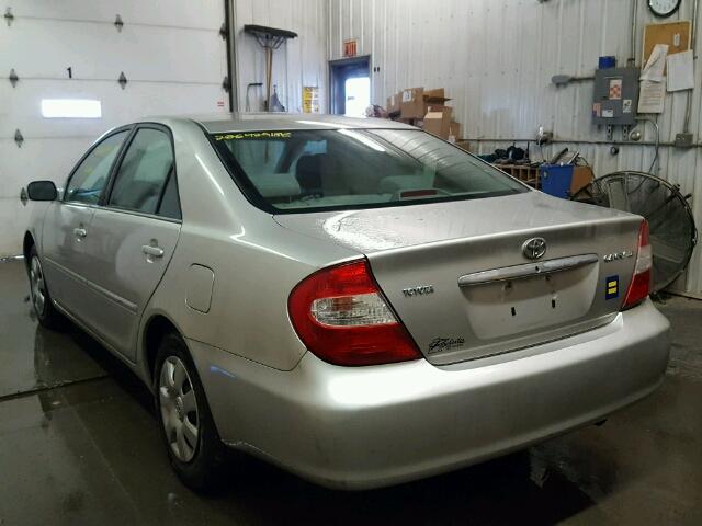 4T1BE30K84U794821 - 2004 TOYOTA CAMRY LE ვერცხლისფერი ფოტო 3