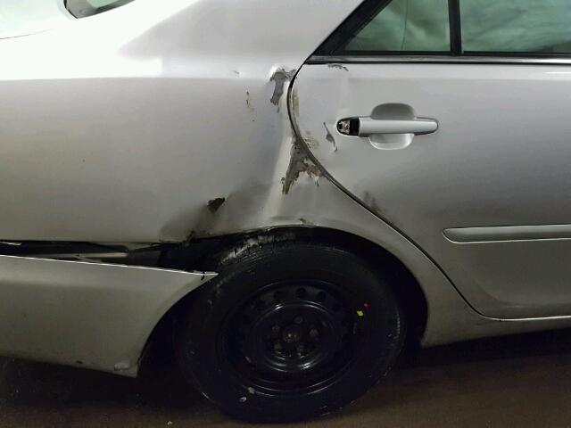 4T1BE30K84U794821 - 2004 TOYOTA CAMRY LE ვერცხლისფერი ფოტო 9