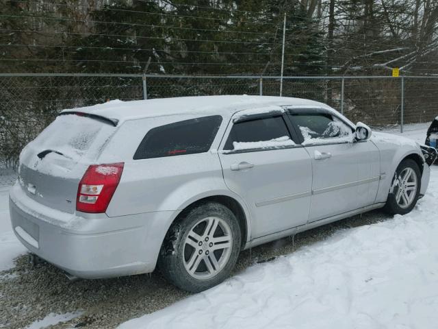 2D4GV58295H147510 - 2005 DODGE MAGNUM R/T SILVER photo 4