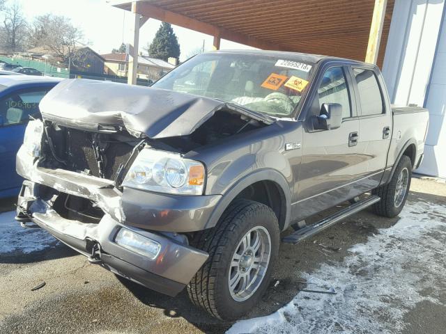 1FTPW14545KE76966 - 2005 FORD F150 SUPER SILVER photo 2