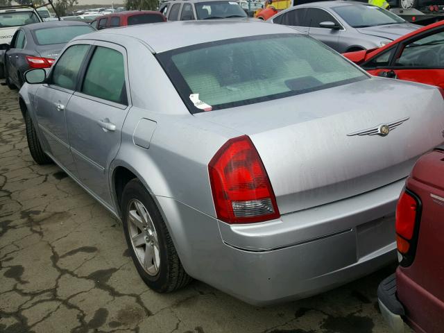 2C3KA53G77H613528 - 2007 CHRYSLER 300 TOURIN SILVER photo 3