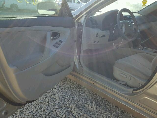 4T1BF3EKXBU143726 - 2011 TOYOTA CAMRY BASE GOLD photo 9