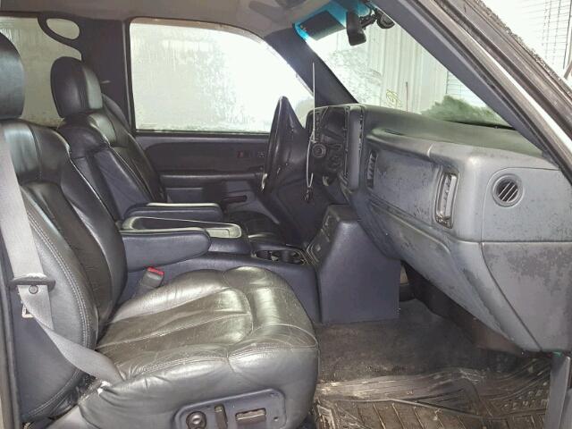 1GCGK13U61F146804 - 2001 CHEVROLET SILVERADO GRAY photo 5