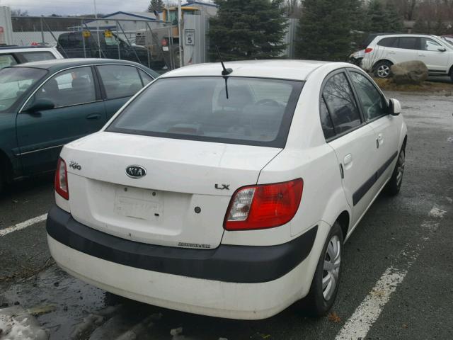 KNADE223196505493 - 2009 KIA RIO BASE WHITE photo 4