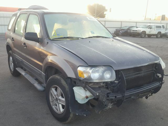 1FMCU02Z96KB57953 - 2006 FORD ESCAPE XLS GRAY photo 1