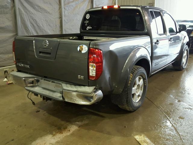 1N6AD07U66C408699 - 2006 NISSAN FRONTIER C GRAY photo 4