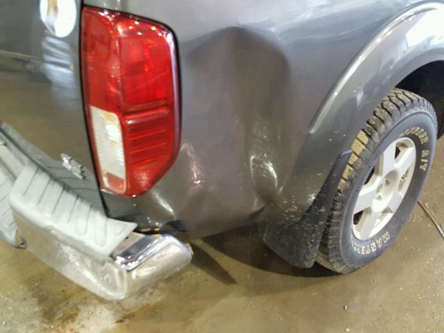 1N6AD07U66C408699 - 2006 NISSAN FRONTIER C GRAY photo 9