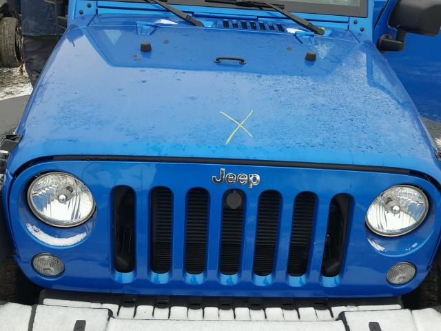 1C4BJWDG3GL273586 - 2016 JEEP WRANGLER U BLUE photo 7