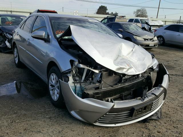 4T4BF1FK2FR488652 - 2015 TOYOTA CAMRY LE SILVER photo 1