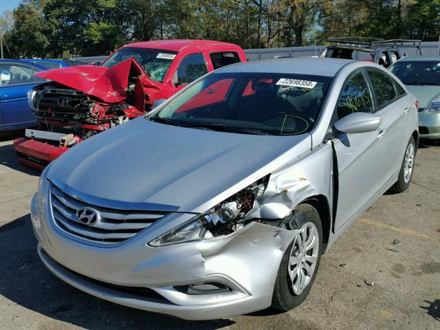 5NPEB4AC8CH380115 - 2012 HYUNDAI SONATA GLS SILVER photo 2