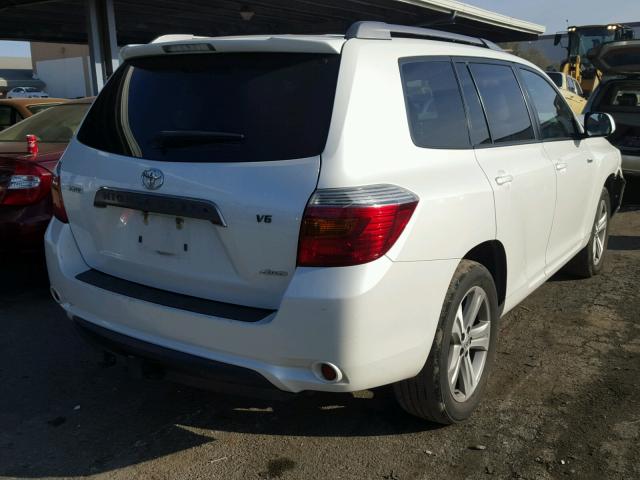 JTEES43A282104237 - 2008 TOYOTA HIGHLANDER WHITE photo 4