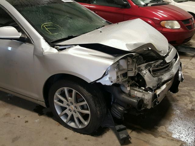 1G1ZE5E78BF395310 - 2011 CHEVROLET MALIBU LTZ 银色 照片 9