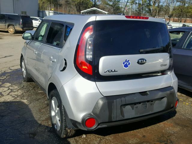 KNDJN2A23G7850093 - 2016 KIA SOUL SILVER photo 3