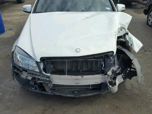 WDDGF5EB4AF417016 - 2010 MERCEDES-BENZ C 300 WHITE photo 7