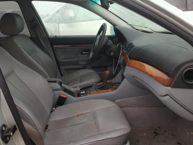 WBADM6346YGU17601 - 2000 BMW 528 I AUTO SILVER photo 5