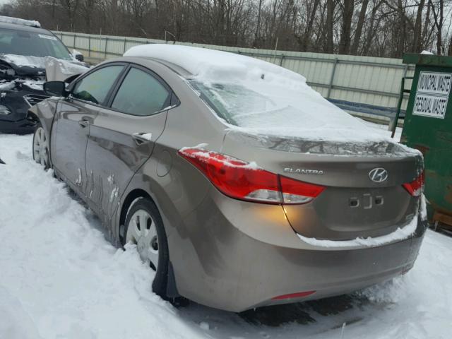 5NPDH4AE1DH313112 - 2013 HYUNDAI ELANTRA GL GOLD photo 3