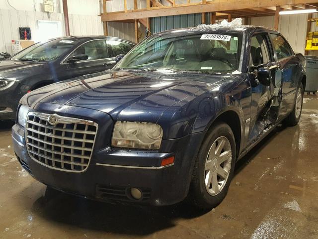 2C3JA53G15H569552 - 2005 CHRYSLER 300 TOURIN BLUE photo 2