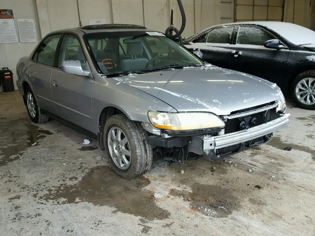 1HGCG56742A001578 - 2002 HONDA ACCORD SE SILVER photo 1