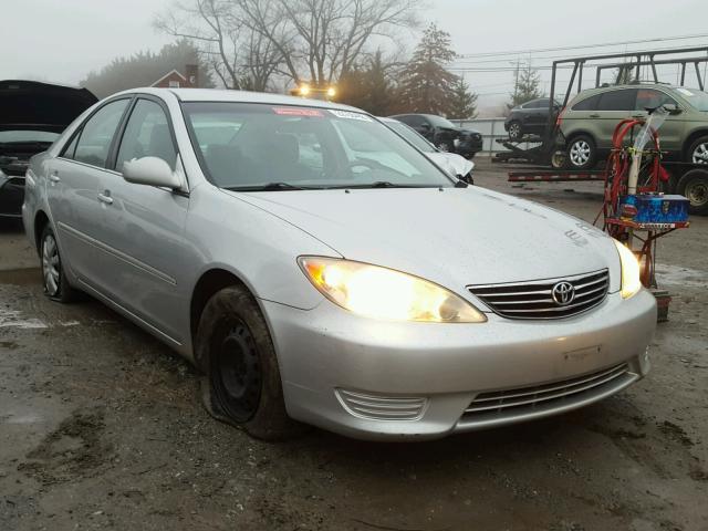 4T1BE30K35U101820 - 2005 TOYOTA CAMRY LE SILVER photo 1