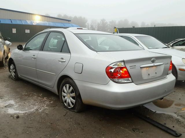 4T1BE30K35U101820 - 2005 TOYOTA CAMRY LE SILVER photo 3