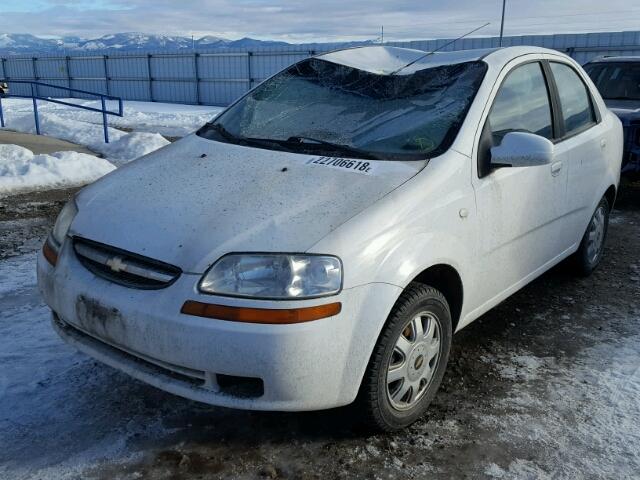 KL1TG52635B484692 - 2005 CHEVROLET AVEO LT WHITE photo 2