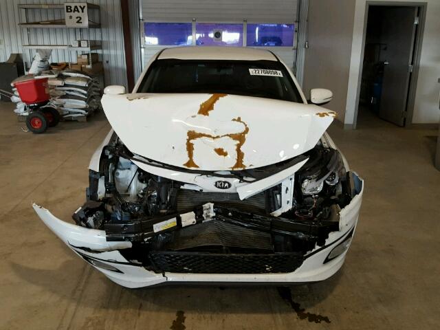 5XXGM4A70FG388988 - 2015 KIA OPTIMA LX WHITE photo 9