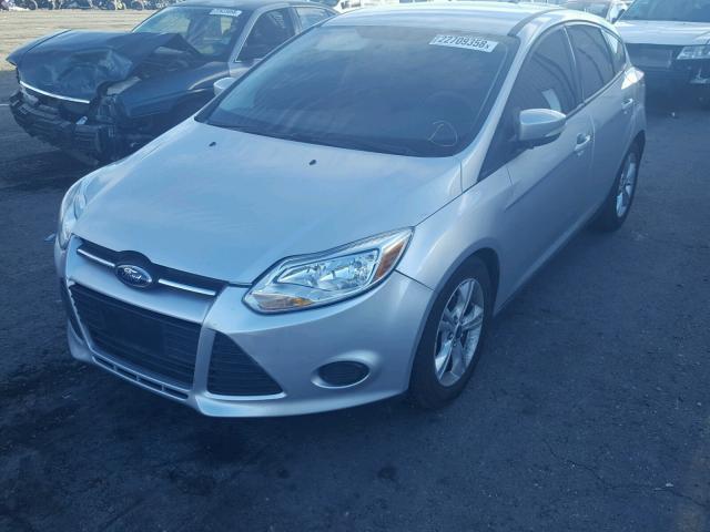 1FADP3K21DL254677 - 2013 FORD FOCUS SE SILVER photo 2