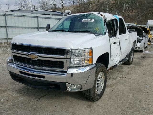 1GCHC23638F215483 - 2008 CHEVROLET SILVERADO WHITE photo 2