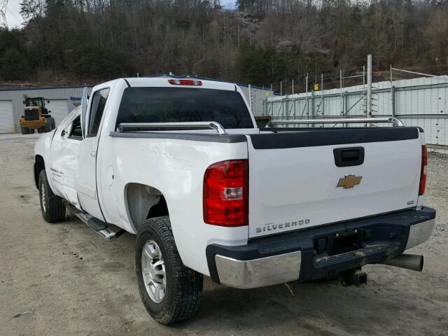 1GCHC23638F215483 - 2008 CHEVROLET SILVERADO WHITE photo 3