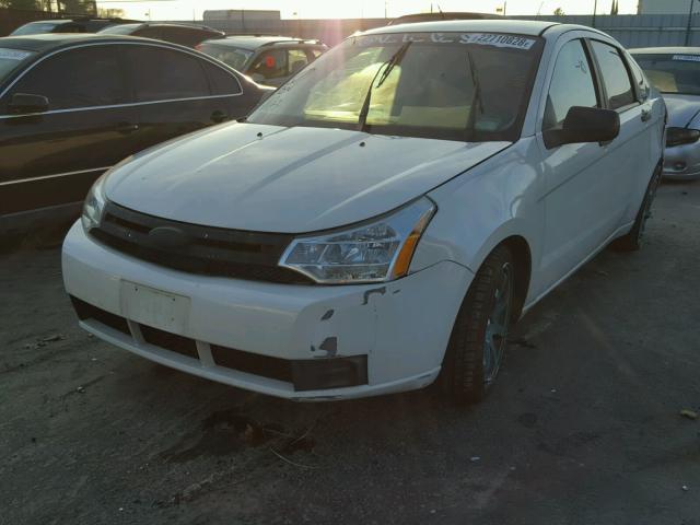 1FAHP3ENXAW292541 - 2010 FORD FOCUS S WHITE photo 2