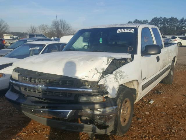 2GCEC19VX11227008 - 2001 CHEVROLET SILVERADO WHITE photo 2