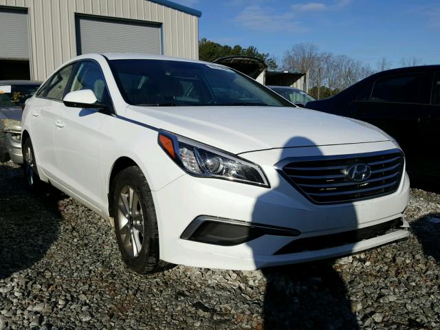 5NPE24AF1HH507059 - 2017 HYUNDAI SONATA SE WHITE photo 1