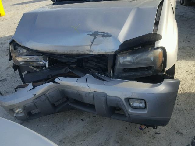 1GNET16S646171020 - 2004 CHEVROLET TRAILBLAZE SILVER photo 9